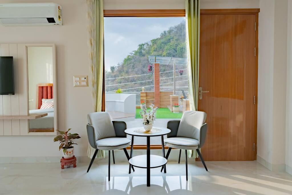 The Sage Villa - Luxury Homestay In Dehradun Eksteriør bilde